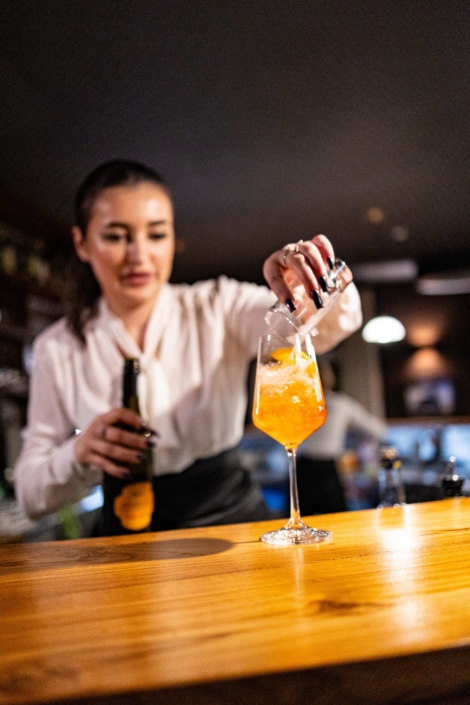 Bar v liberecké restauraci Hospoda DOMOV - drinky a koktejly